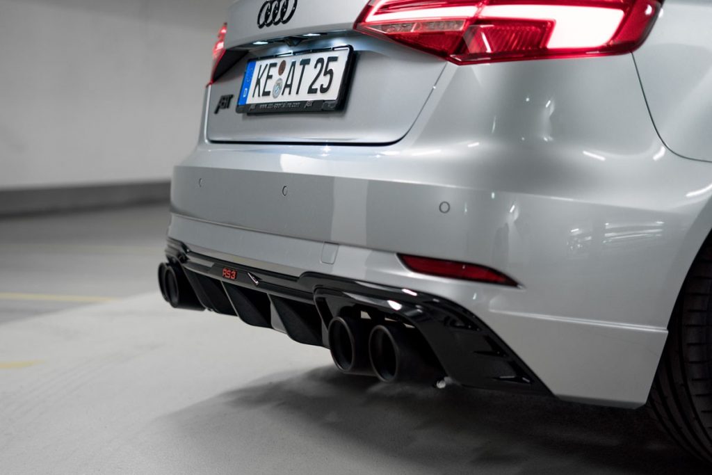 Audi RS3 Berkat Paket ABT Sportsline Kini Punya 470 HP!  