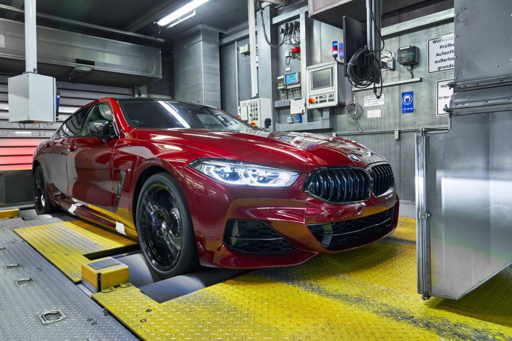 BMW Seri 8 Sudah Masuk Jalur Produksi  
