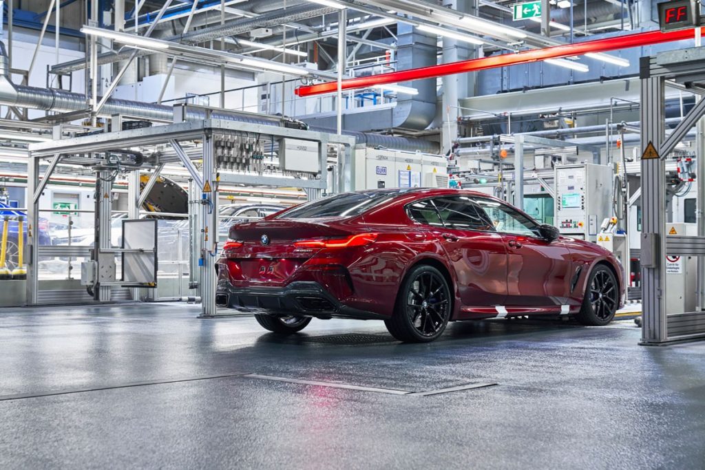 BMW Seri 8 Sudah Masuk Jalur Produksi  