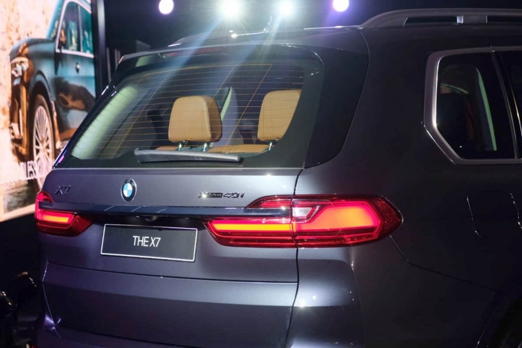 BMW X7, Antara Kemewahan dan Fleksibilitas  