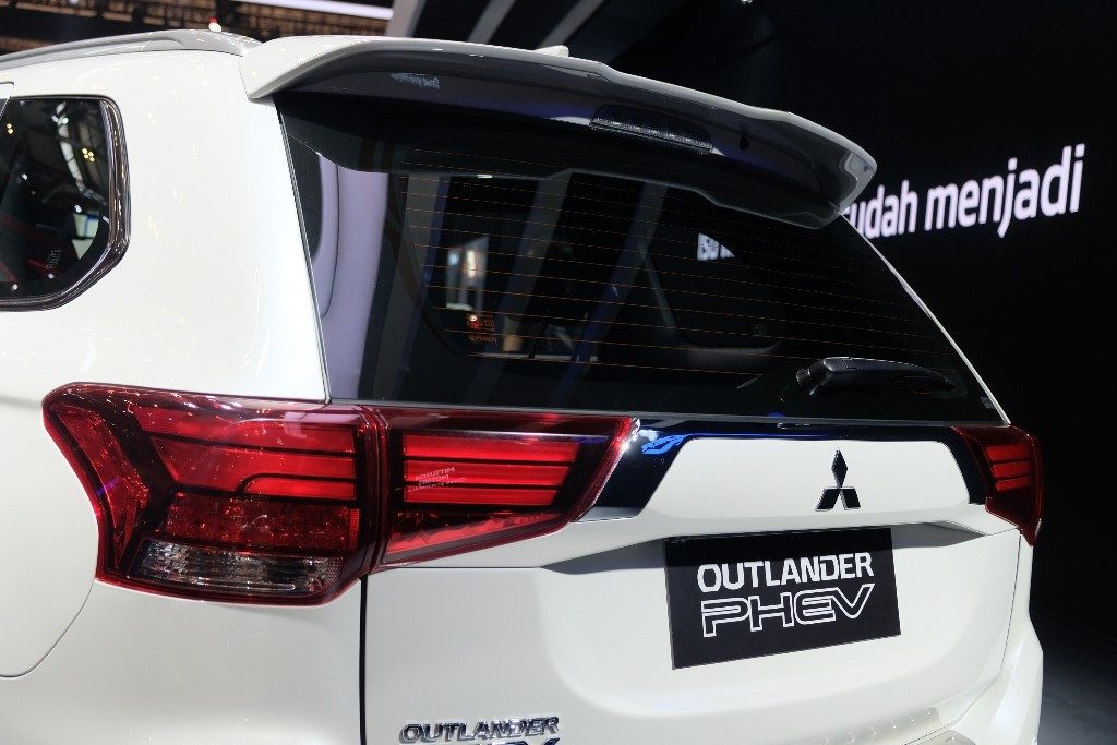 Meluncur di GIIAS 2019, Ini Spesifikasi New Outlander PHEV  