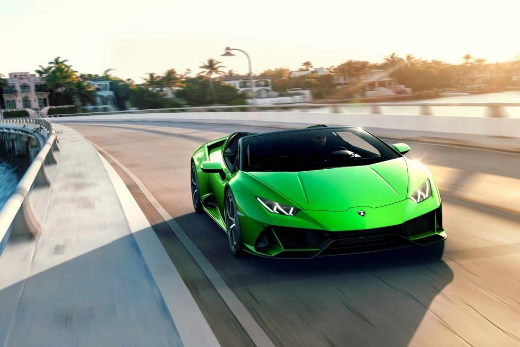 Lamborghini Urus Bawa Penjualan Meroket 96%  