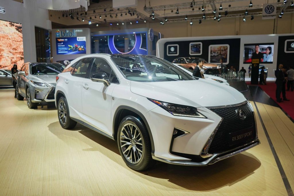 Deretan SUV Lexus Menggoda Pengunjung GIIAS 2019  