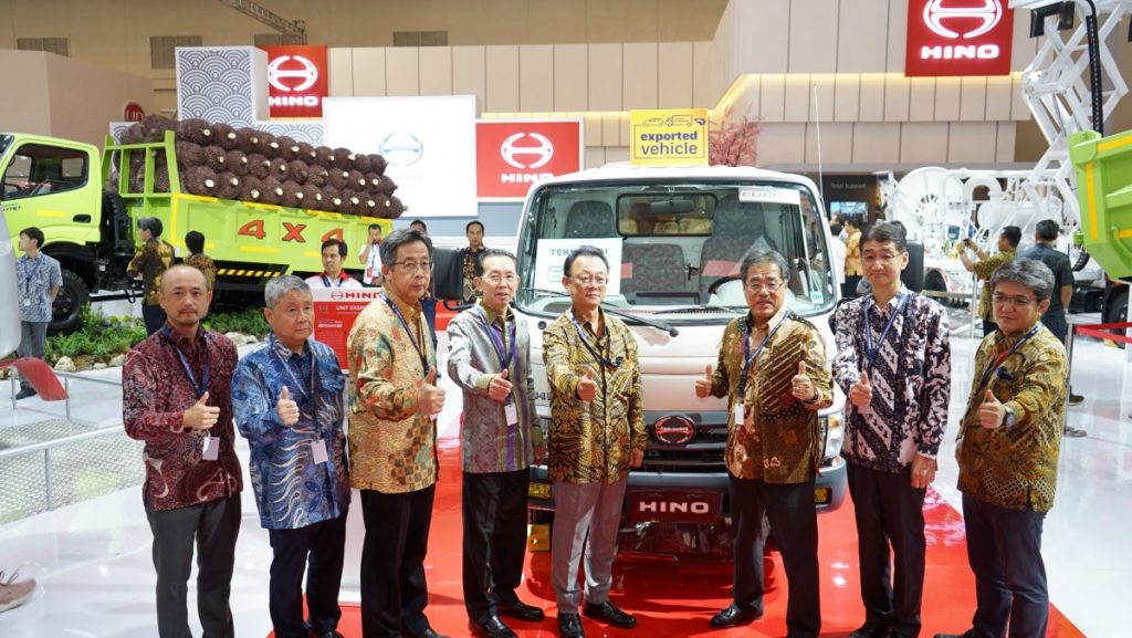 Hino Indonesia Perkuat Ekspor Kendaraan Komersial  