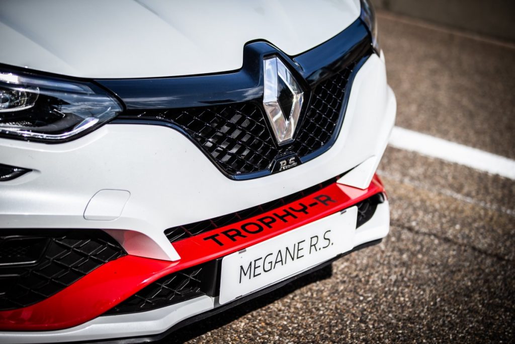 Renault Megane R.S. Trophy-R, Dijual Agustus 2019  