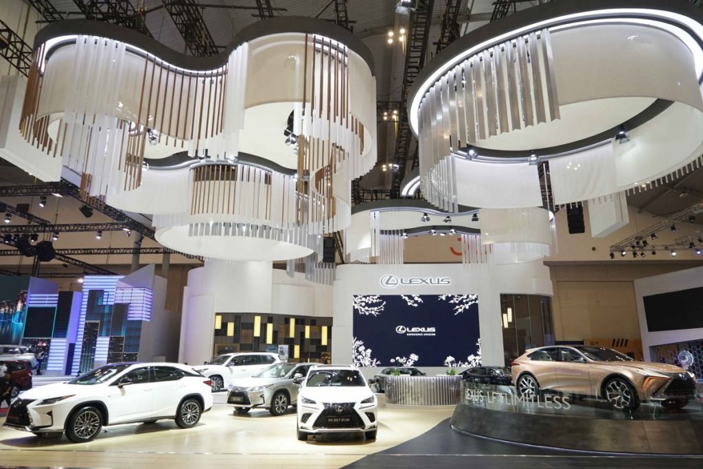 Lexus Suguhkan Booth Super Mewah di GIIAS 2019  