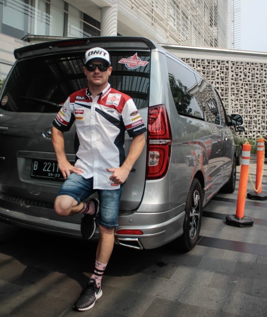 Hadir di GIIAS 2019, Hyundai H-1 Temani Sam Lowes Selama di Jakarta  