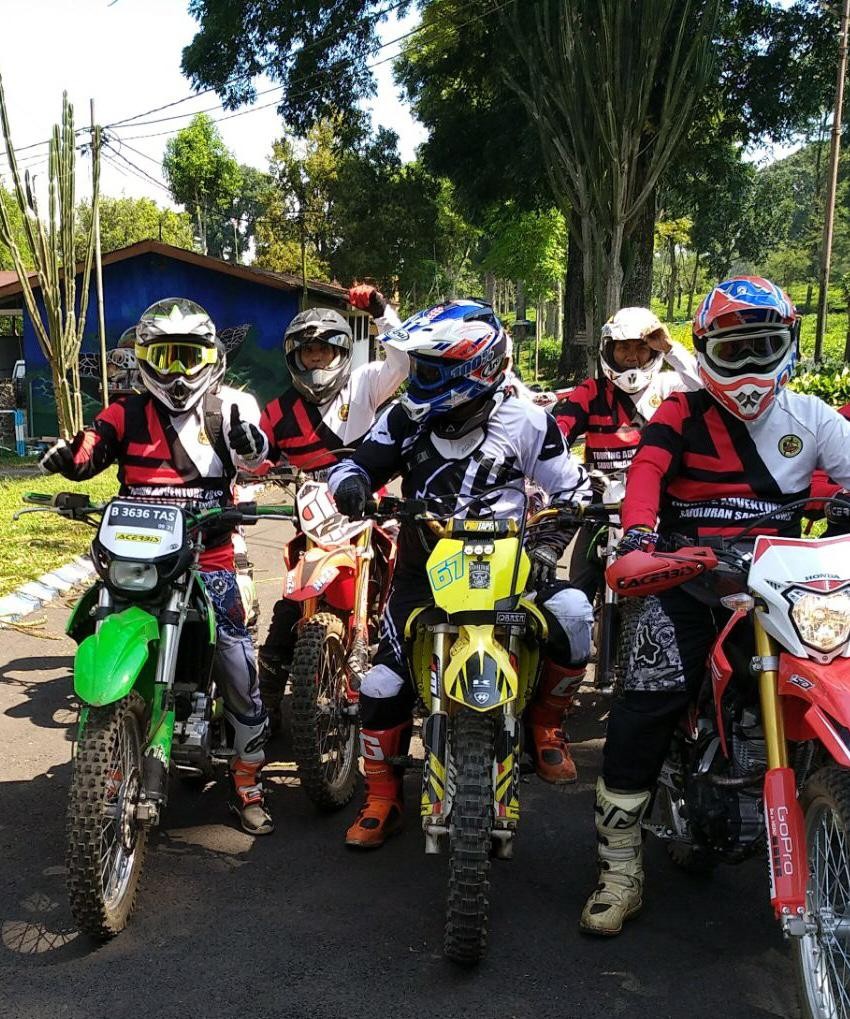 Komunitas Arek Lawas Suroboyo Motocross Gelar Silaturahmi  