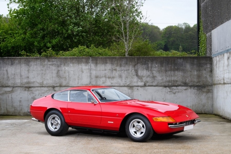 Ferrari 365 GTB/4 Daytona Milik Sir Elton John Dijual  