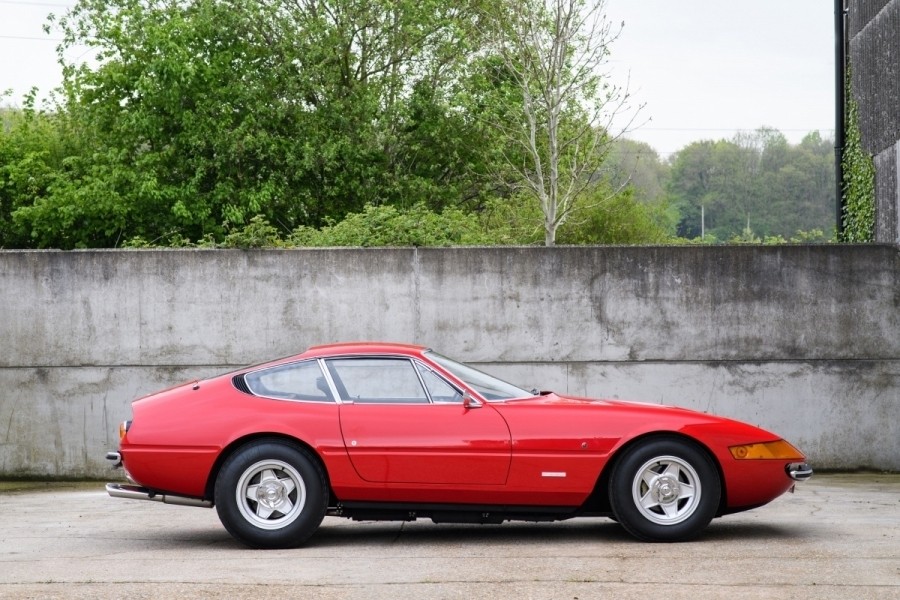 Ferrari 365 GTB/4 Daytona Milik Sir Elton John Dijual  