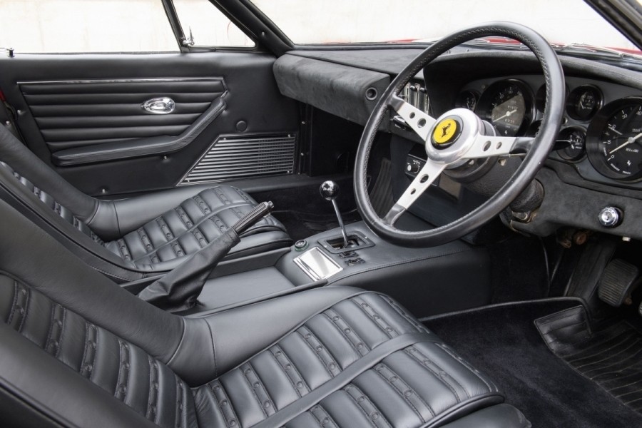 Ferrari 365 GTB/4 Daytona Milik Sir Elton John Dijual  