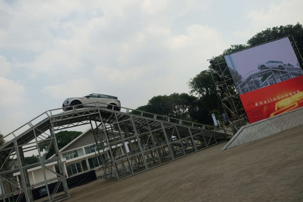 Above and Beyond Tour Land Rover Sapa Kembali Jakarta  