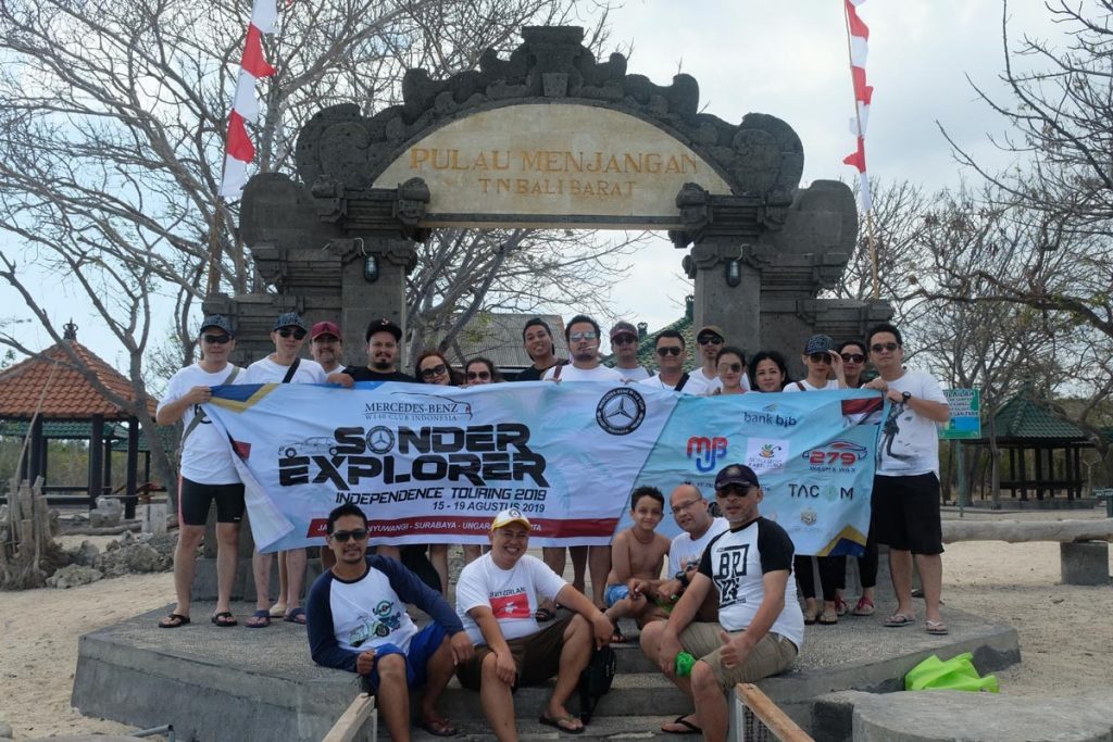 Tempuh Perjalanan 1.050 KM, 'Sonder Explorer 2019' Capai Puncak Kawah Ijen  
