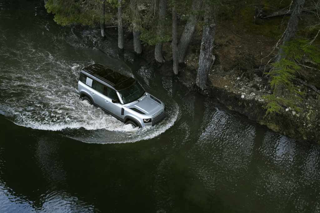 Land Rover Defender, Berubah Demi Kebutuhan Global  