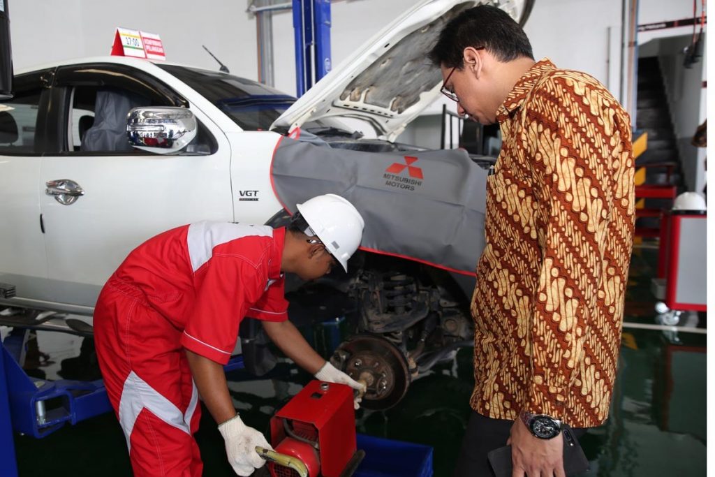PT MMKSI Resmikan Dealer Kendaraan Penumpang Pertama di Banjarbaru  