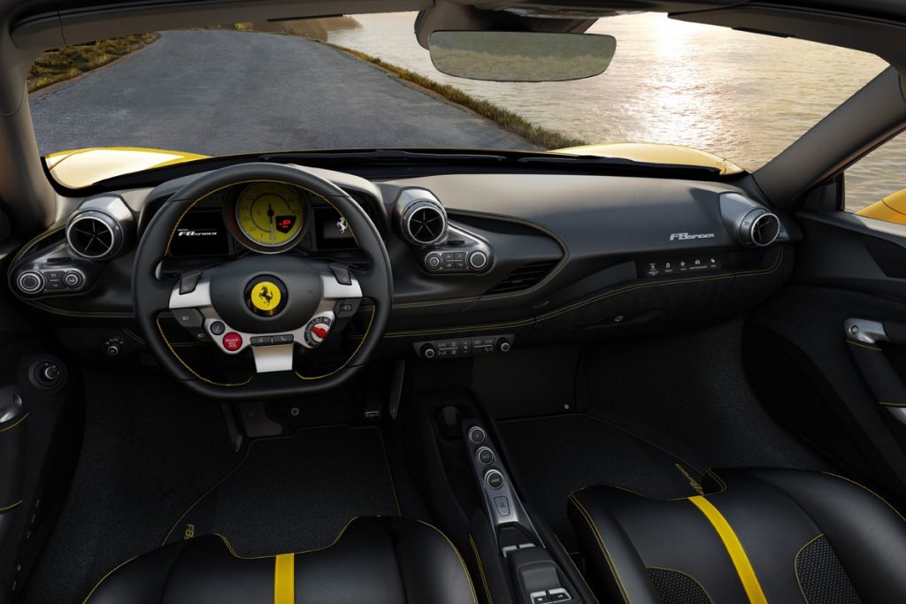 Ferrari F8 Spider Siap Hadapi Penantang  