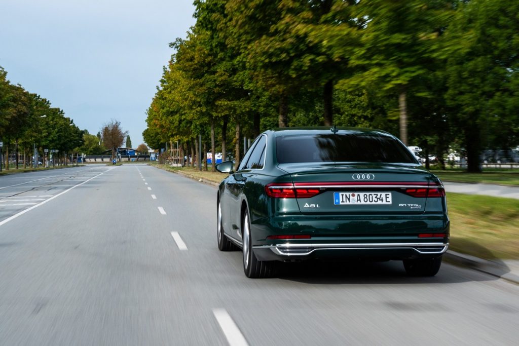 Audi A8 L 60 TFSI e quattro, Bisa Melaju Senyap Tanpa Emisi  