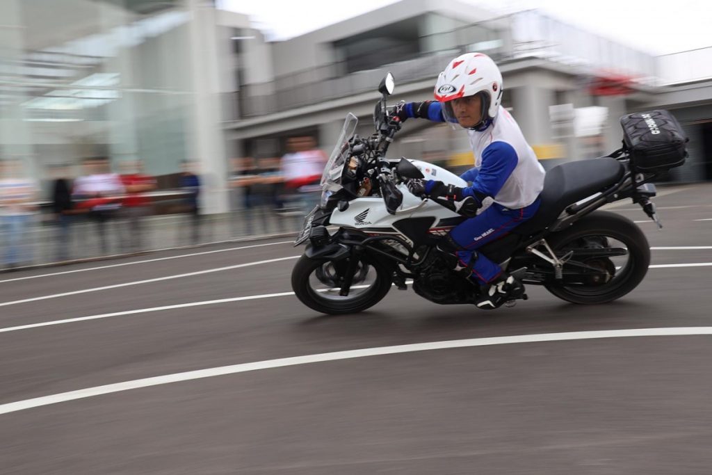 DAM Edukasi Safety Riding untuk Konsumen Honda Big Bike  