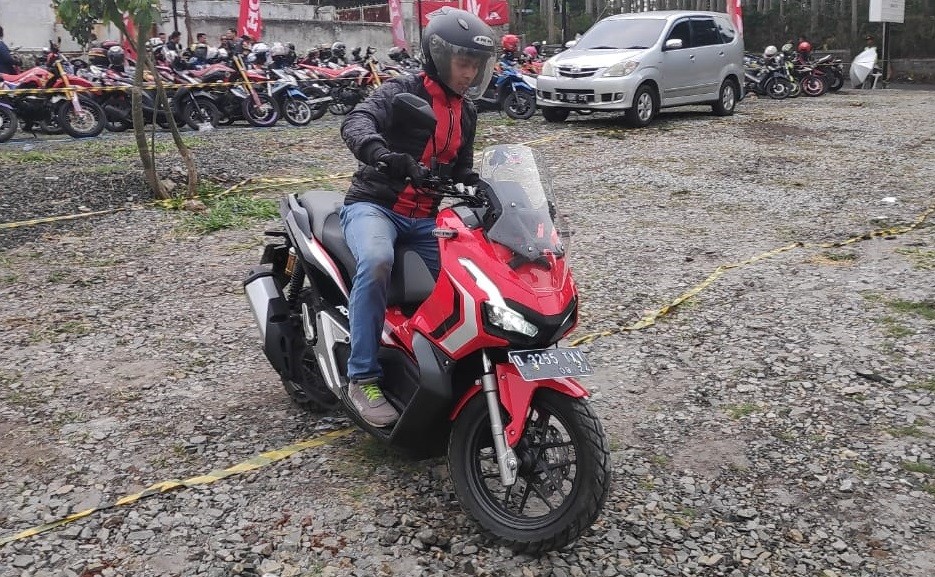Para Biker Bandung Berbagi Pengalaman lewat ADV150 Weekend Ride  