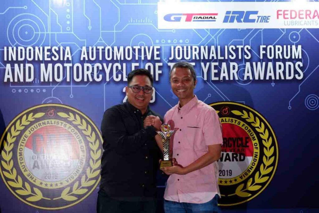 Wuling Almaz Raih Penghargaan FORWOT Car of the Year 2019  