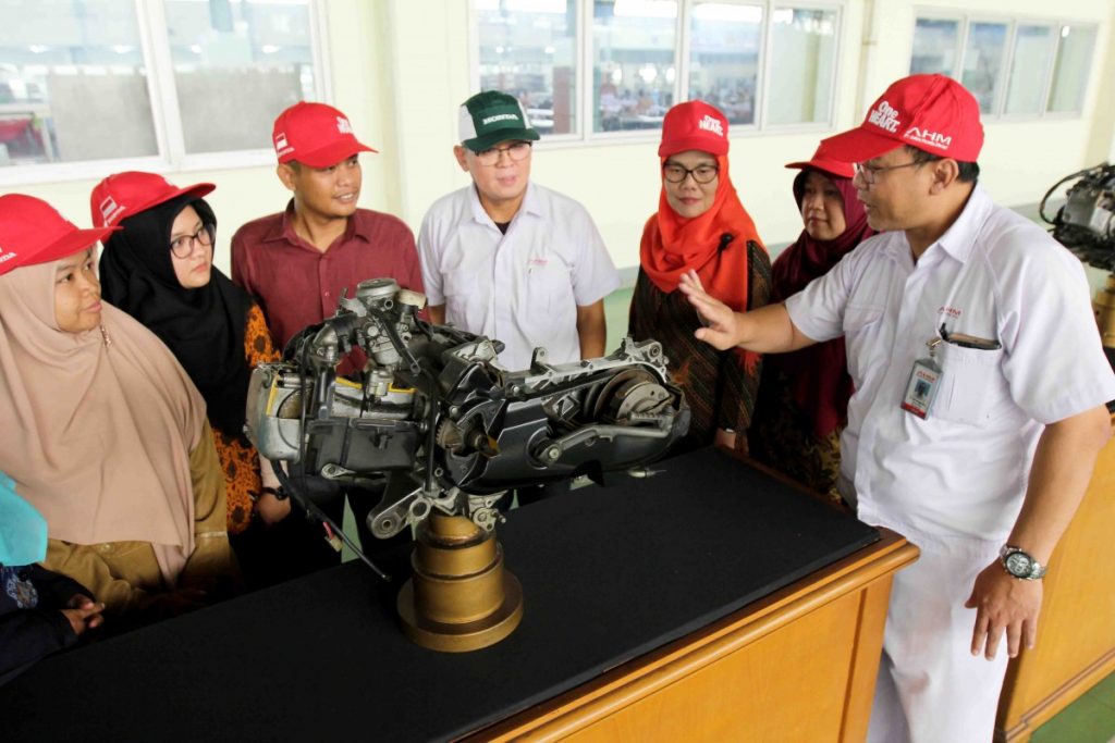 AHM Tunjukkan Produksi Sepeda Motor di Pabrik Tercanggihnya 