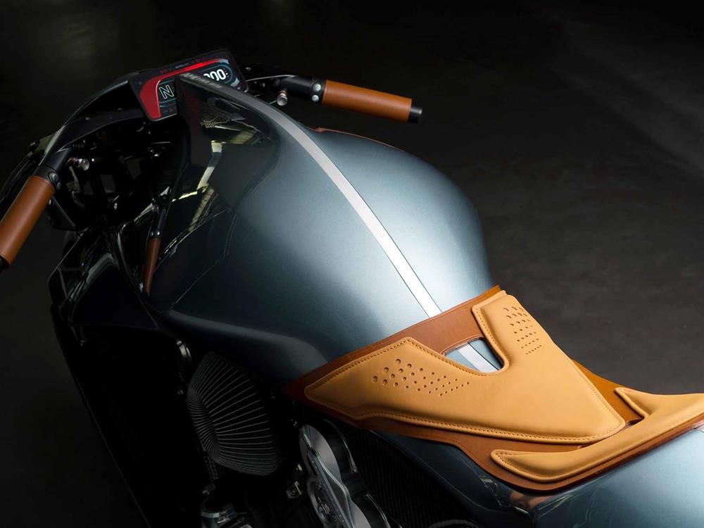 Sepeda Motor Pertama Aston Martin, AMB 001 Siap Dikirim Akhir 2020 