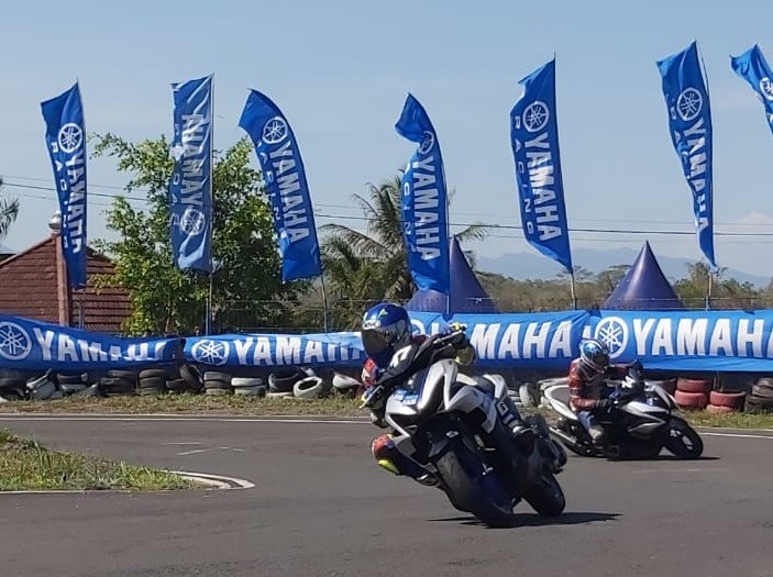 Siswa SMK Binaan Yamaha Bertarung di Sirkuit Resmi  