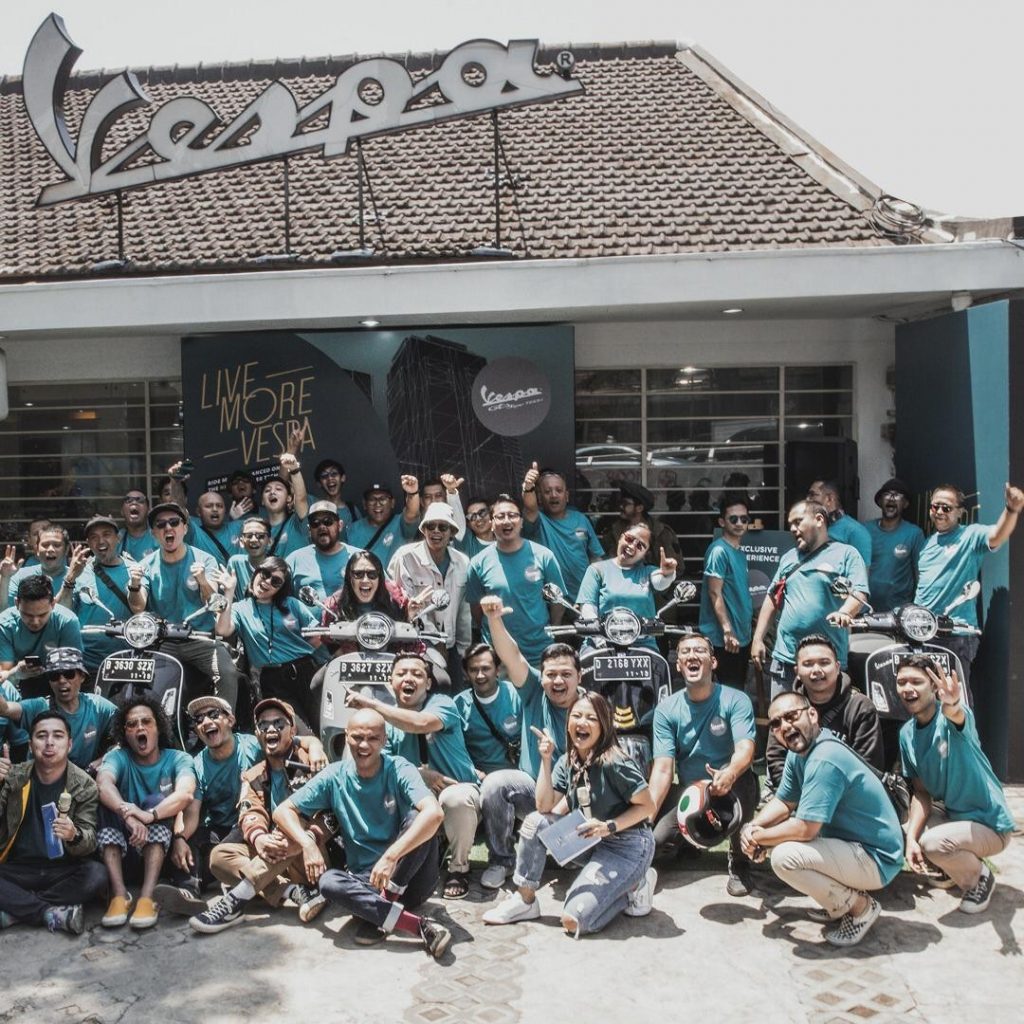 Vespa GTS Super Tech 300 Sapa Komunitas Bandung 