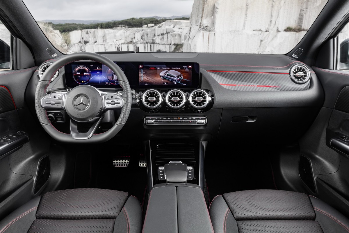 Sasar Pengguna Entry-Level, Mercedes-AMG GLA35 4MATIC Meluncur 