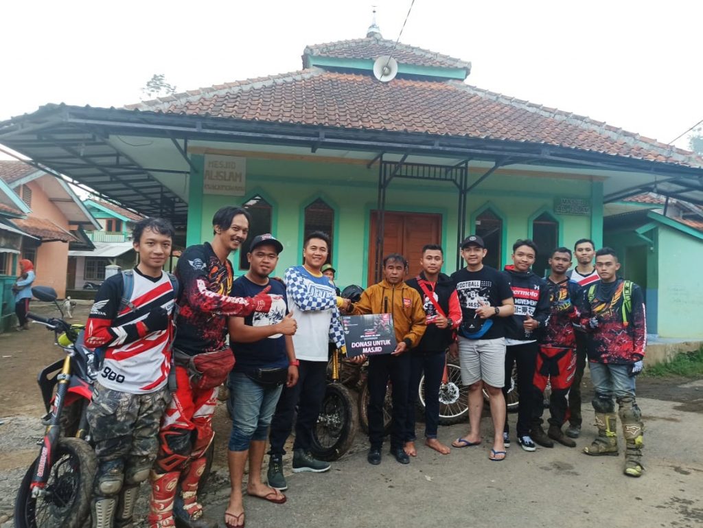Jelajah Alam Bareng Komunitas Bandung CRF 