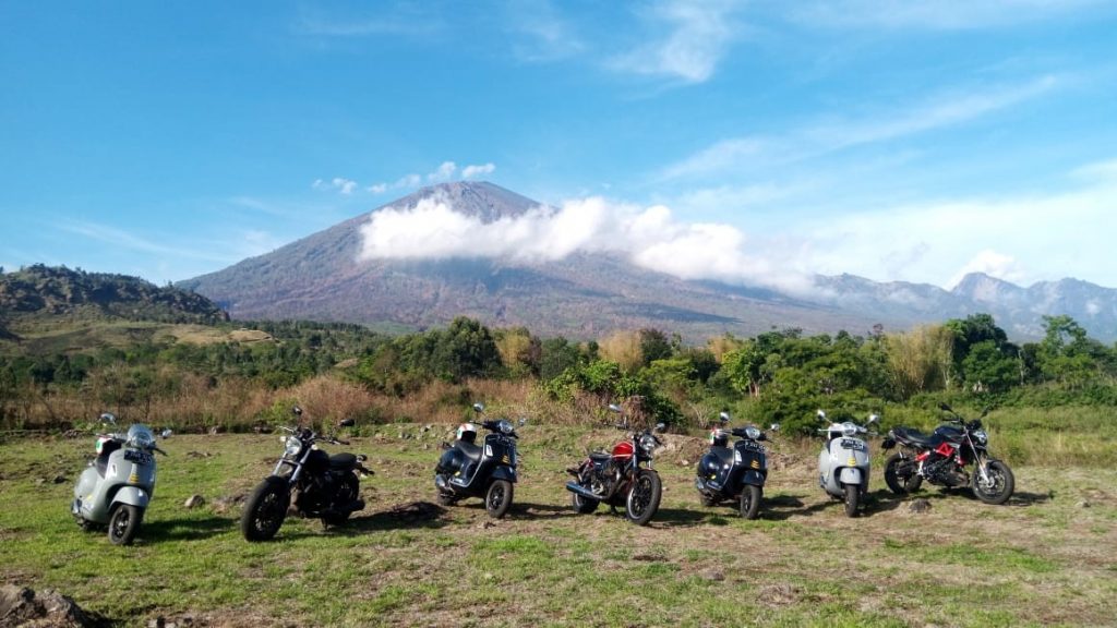 Piaggio, Vespa, Moto Guzzi dan Aprilia Jelajahi Keindahan Lombok 