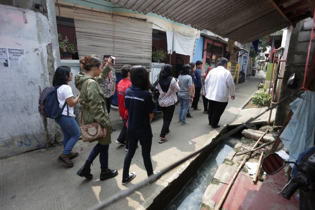 BMW Group Indonesia donasikan USD 25,000 untuk Korban Banjir  