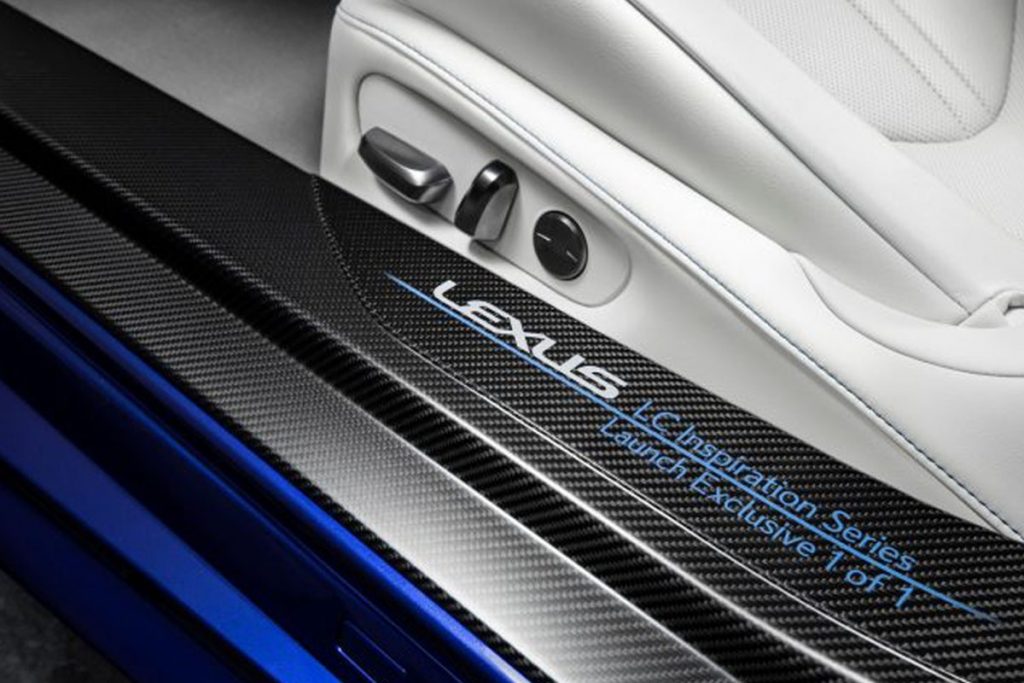 Produksi Pertama Lexus LC 500 Convertible 2021 Ini Dilelang 