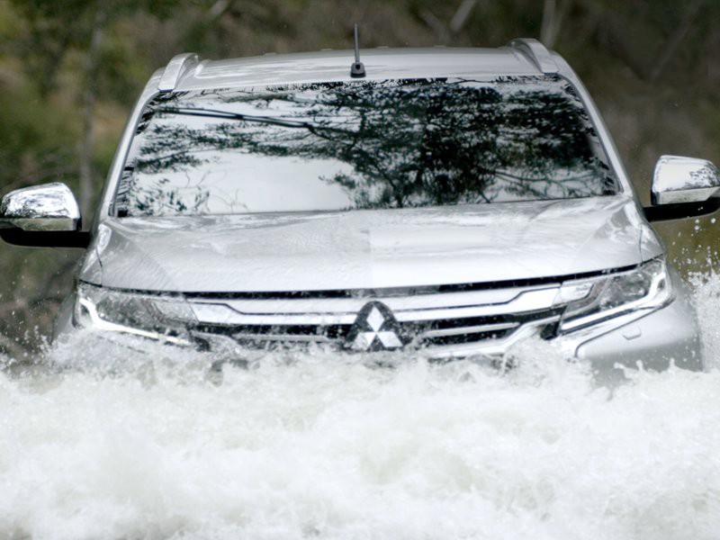 Mitsubishi Siapkan Towing Gratis untuk Konsumen Terdampak Banjir 