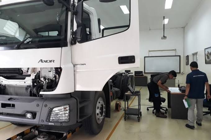 Daimler Commercial Vehicles Indonesia Gelar Kompetisi Mekanik Indonesia TechMasters 2020  