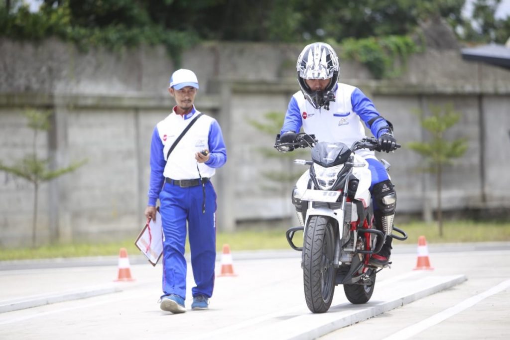 DAM Gelar Safety Riding Competition, Bikin Jurnalis Lebih Pintar 