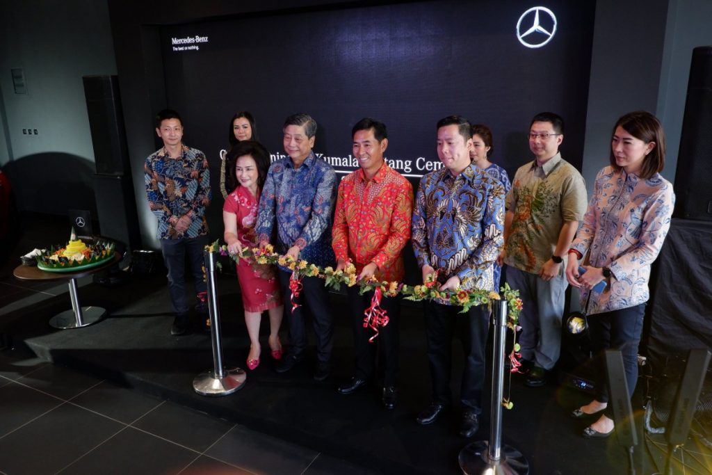 Perluas Jaringan, Mercedes-Benz Resmikan Dealer di Makassar 