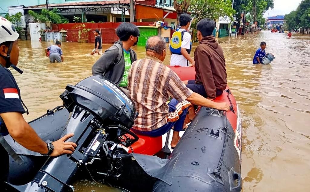 Reaksi Cepat SCRC Bantu Korban Banjir 