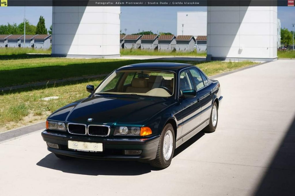 Tersimpan Utuh Selama 20 Tahun, BMW 740i Ini Dilelang Di eBay  