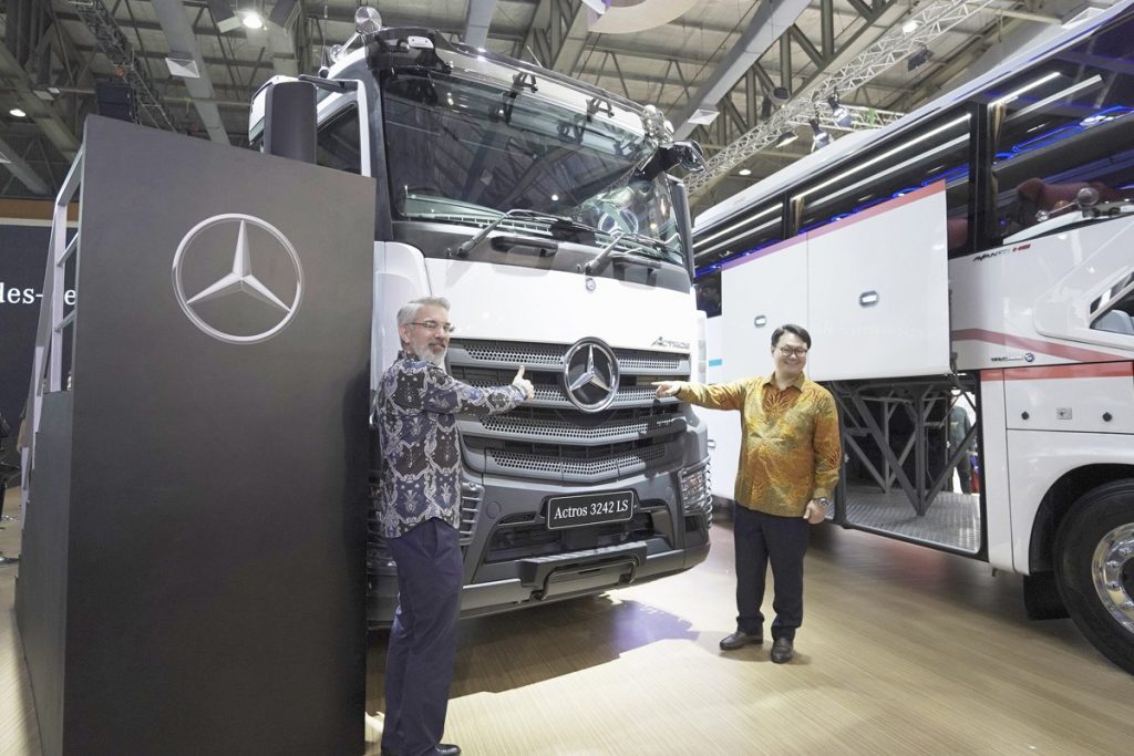 Beberapa Fitur Keselamatan Terdepan Kendaraan Niaga Mercedes-Benz 