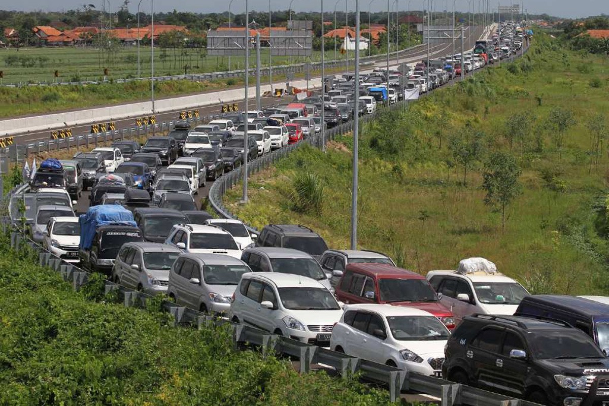 Arus Balik, Sebanyak 107.000 Kendaraan Masuk Tol Trans Jawa  