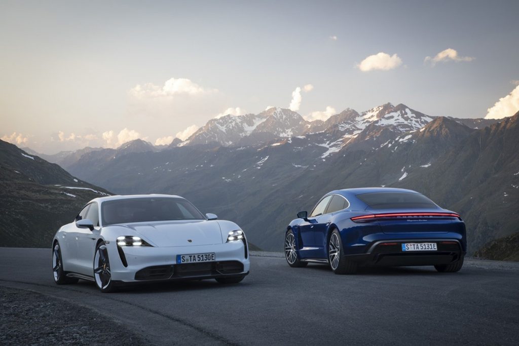 Porsche Taycan Raih Penghargaan 'World Luxury Car' 