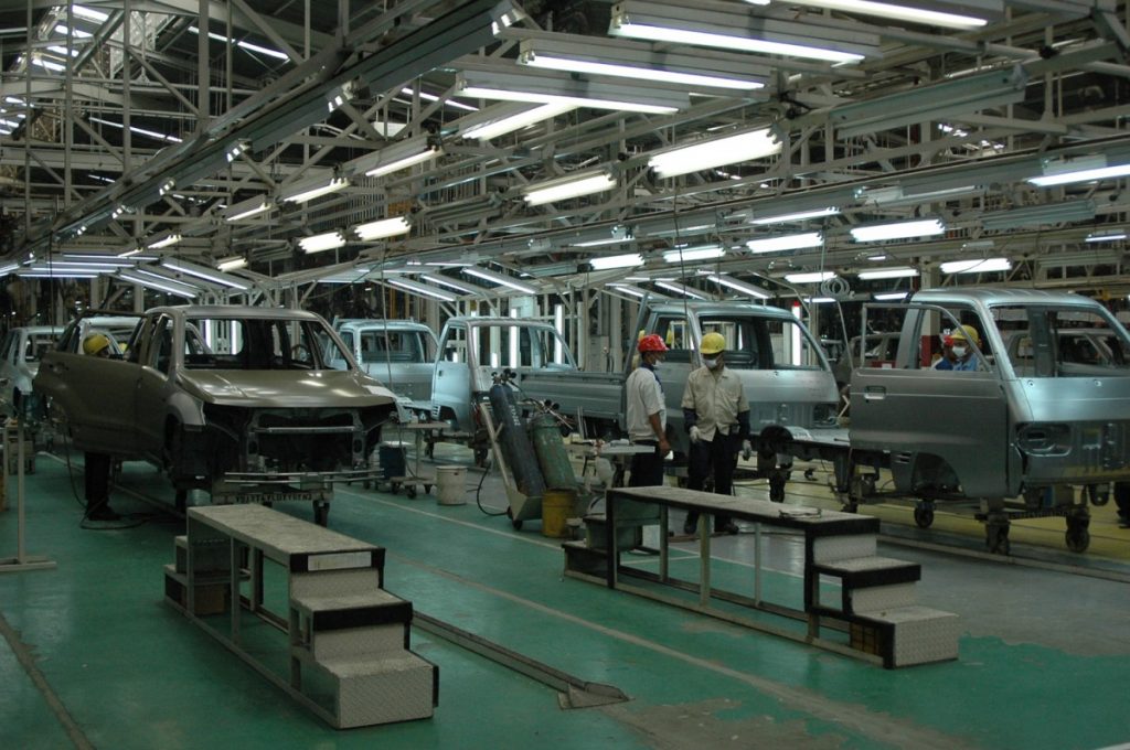 Suzuki Perpanjang Penghentian Operasi Pabriknya 
