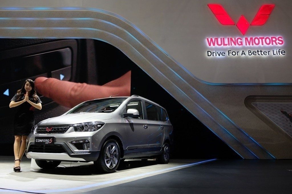 Wuling Motors Serahkan Lima Unit Produknya ke Bali United 