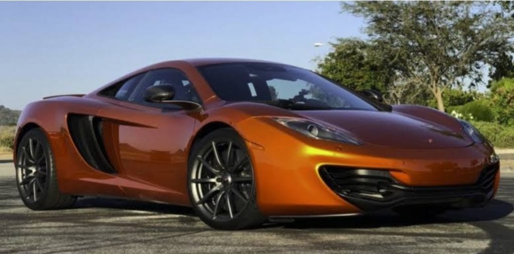 McLaren MP412C Hancur Berantakan, dua Penumpangnya Selamat Dari Kejadian  