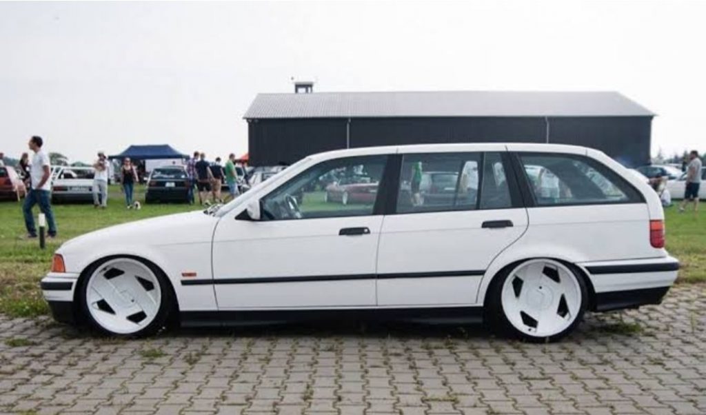 BMW E36 Touring Wagon, Selera Simpel Dengan Gengsi Premium 