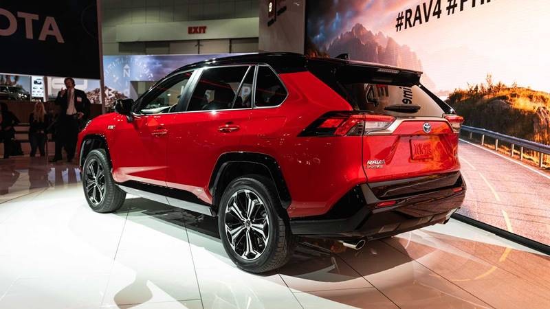 Toyota Umumkan Harga RAV4 Prime Hybrid  