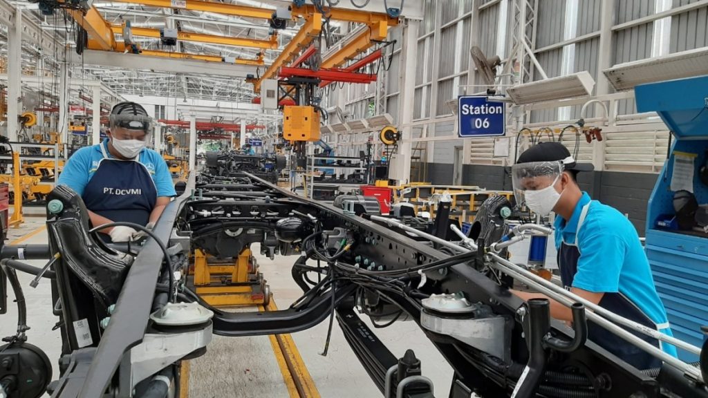 Produksi Kendaraan Niaga Mercedes-Benz Kembali Dimulai 
