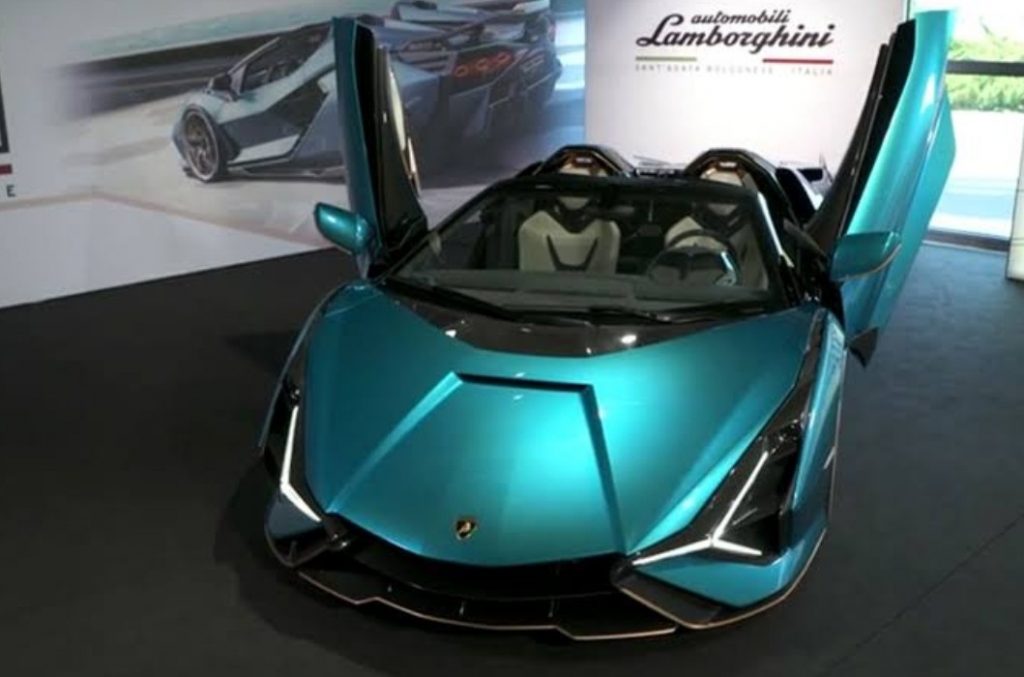 Lamborghini Siàn Roadster Hybrid, Sanggup Menggigit Aspal Hingga Kecepatan Diatas 350 km/jam!  