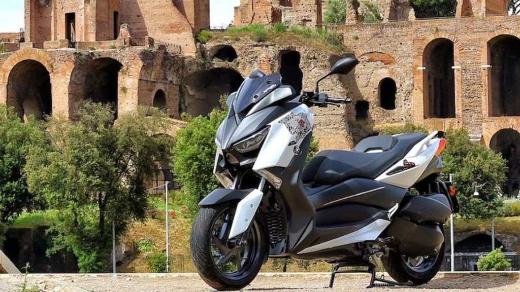Yamaha Luncurkan Xmax 300 Roma Edition  